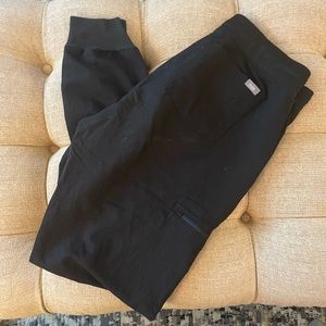 FIGS black jogger scrub pants